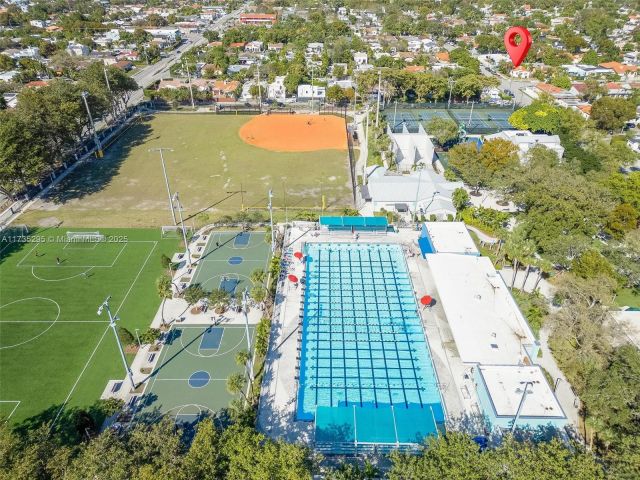 Продажа дома по адресу 2039 SW 17th St - фото 5832637