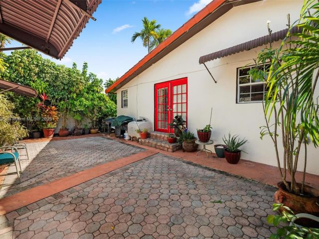 Продажа дома по адресу 2039 SW 17th St - фото 5832641