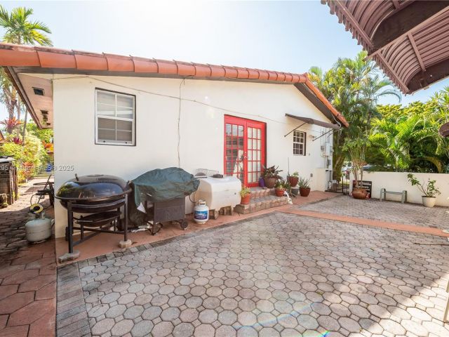 Продажа дома по адресу 2039 SW 17th St - фото 5832650