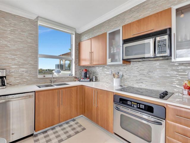 Продажа квартиры #702S - фото 5676711