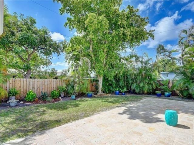 Продажа дома по адресу 1180 SW 4th Ter - фото 5539686