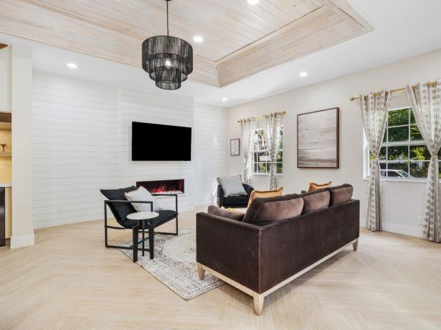 Дом в аренду по адресу 1920 Spanish Trail - фото 5877698