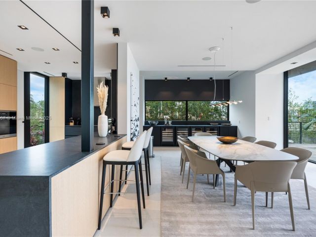 Дом в аренду по адресу 1369 N Venetian Way - фото 5842553