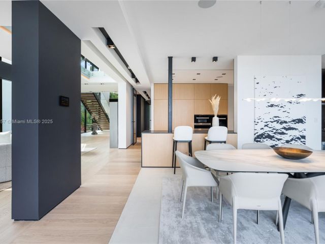 Дом в аренду по адресу 1369 N Venetian Way - фото 5842554