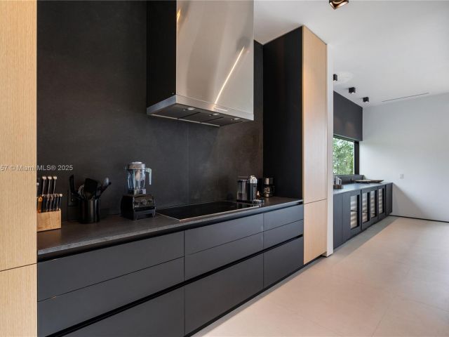 Дом в аренду по адресу 1369 N Venetian Way - фото 5842557