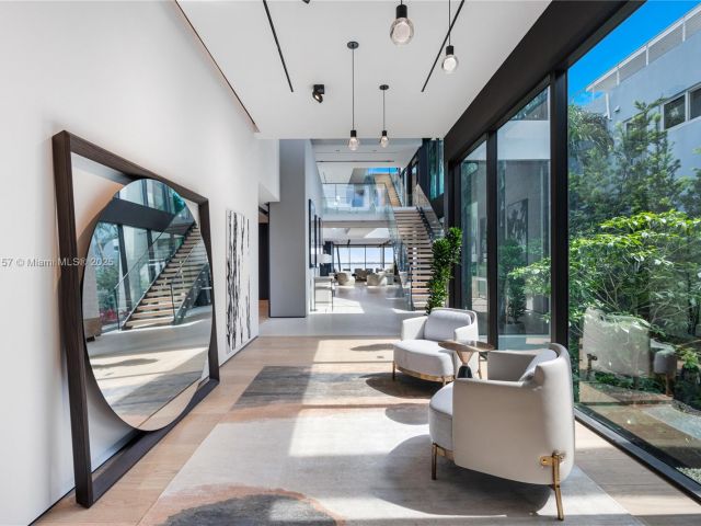 Дом в аренду по адресу 1369 N Venetian Way - фото 5842566