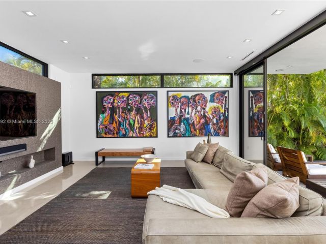 Продажа дома по адресу 3462 NE 171st St - фото 5858101