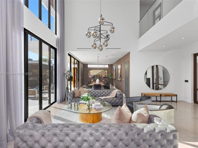 Продажа дома по адресу 3462 NE 171st St - фото 5858105