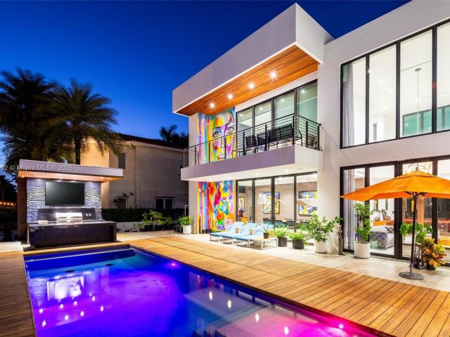 Продажа дома по адресу 3462 NE 171st St - фото 5858109