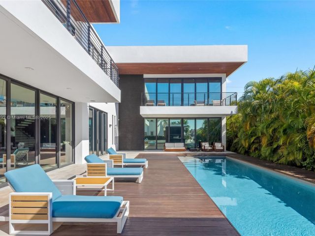 Продажа дома по адресу 3462 NE 171st St - фото 5858113