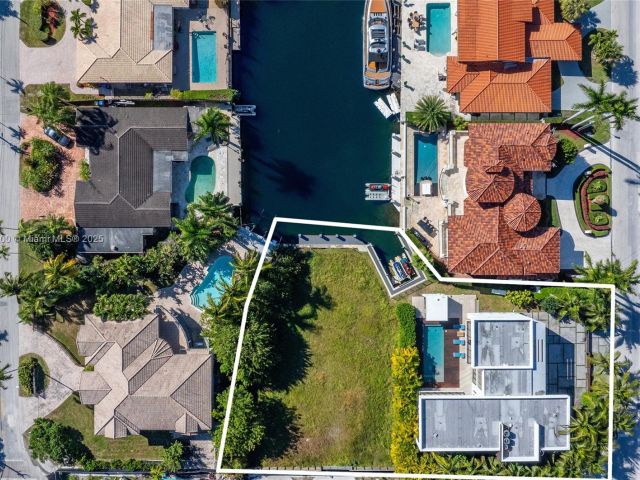 Продажа дома по адресу 17050 NE 35th Ave - фото 5858134