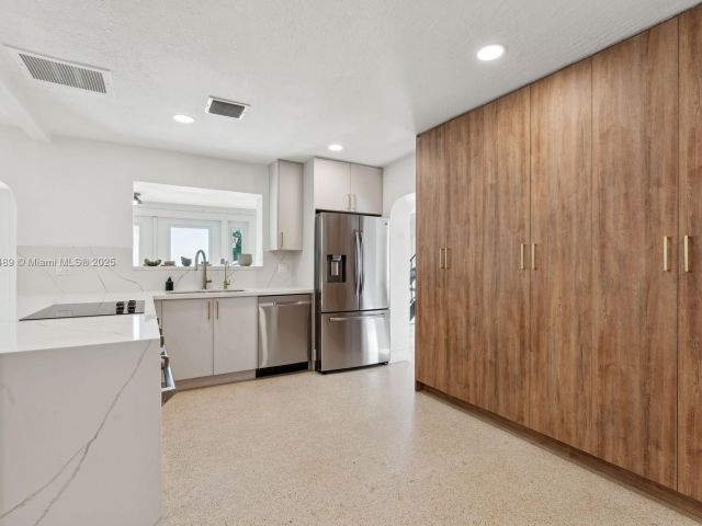 Продажа дома по адресу 951 Buchanan St - фото 5528489