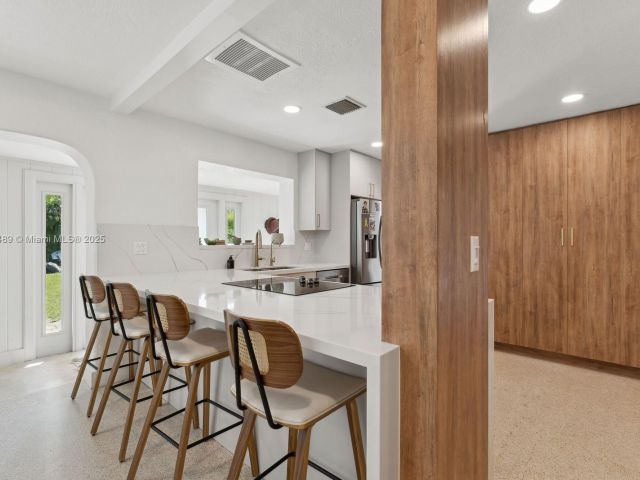 Продажа дома по адресу 951 Buchanan St - фото 5528491