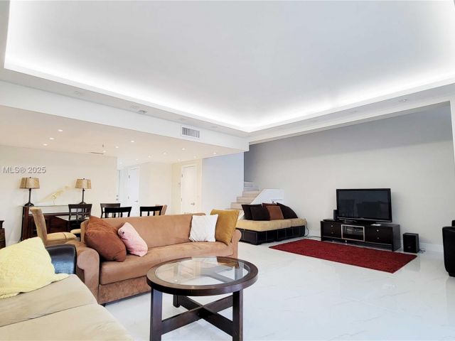 Продажа дома по адресу 369 Poinciana Dr 1115 - фото 5572319