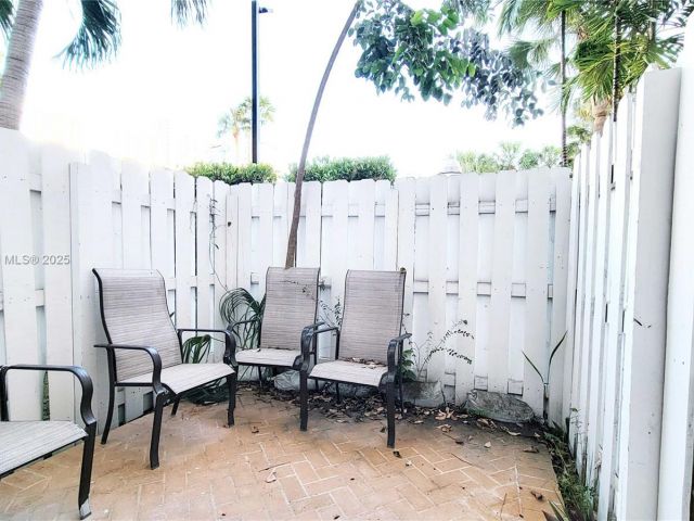 Продажа дома по адресу 369 Poinciana Dr 1115 - фото 5572324