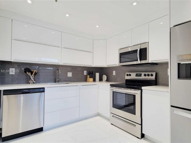 Продажа дома по адресу 369 Poinciana Dr 1115 - фото 5572326