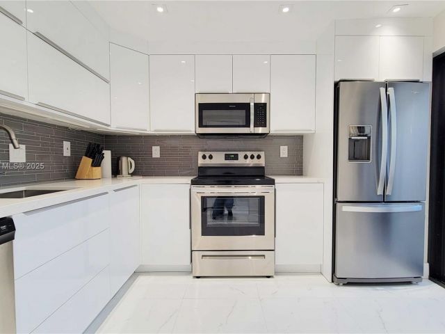 Продажа дома по адресу 369 Poinciana Dr 1115 - фото 5572327