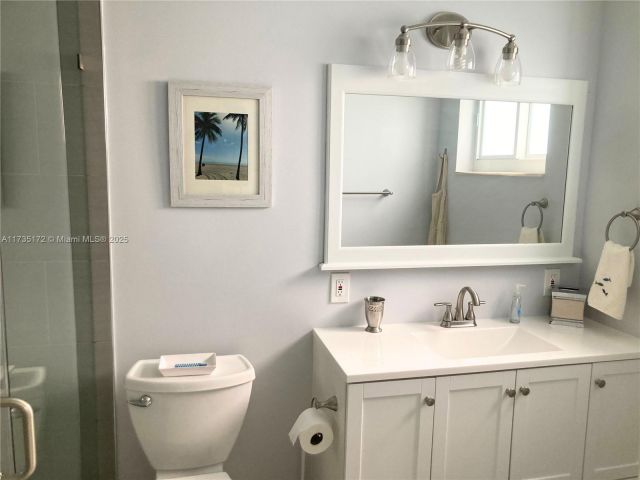 Дом в аренду по адресу 330 Van Buren St - фото 5769627