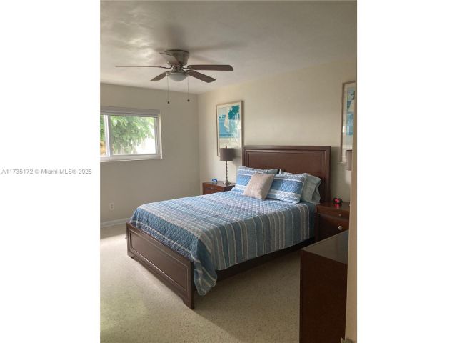 Дом в аренду по адресу 330 Van Buren St - фото 5769629