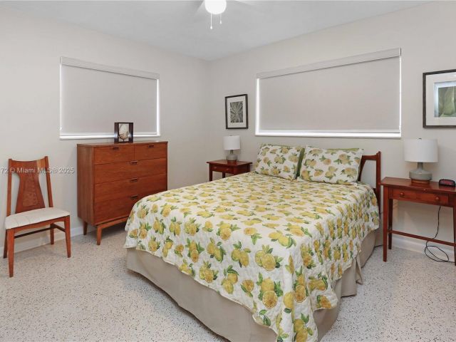 Дом в аренду по адресу 330 Van Buren St - фото 6243053