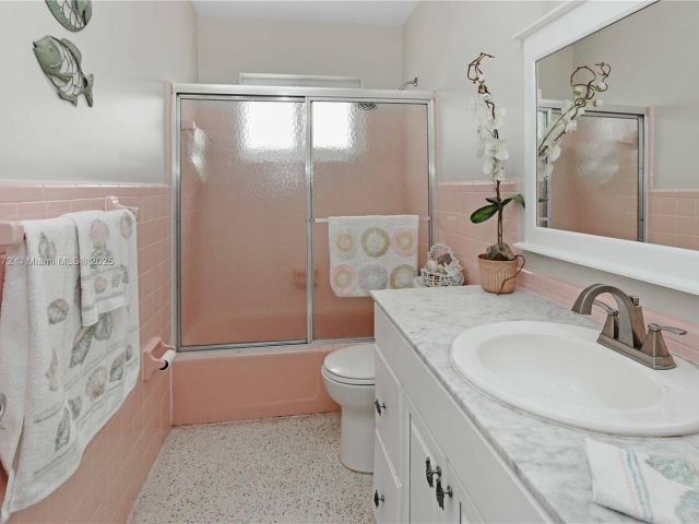 Дом в аренду по адресу 330 Van Buren St - фото 6243056