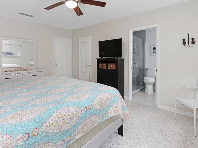 Дом в аренду по адресу 330 Van Buren St - фото 6243058