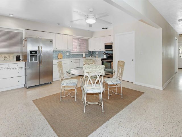 Дом в аренду по адресу 330 Van Buren St - фото 6243062