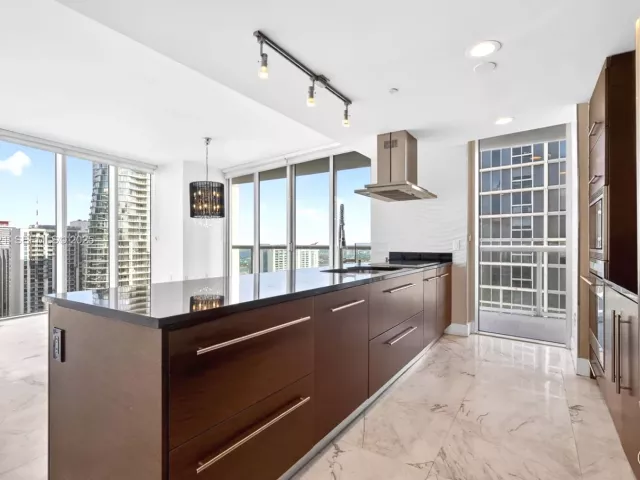 Продажа квартиры #4402 - фото 6912224