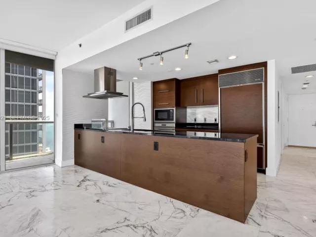 Продажа квартиры #4402 - фото 6912225