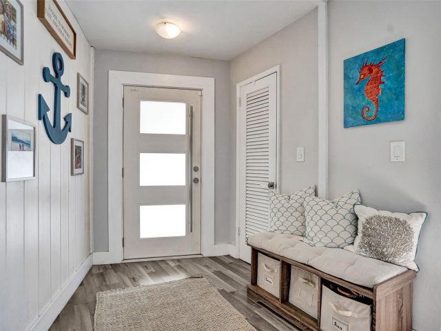 Продажа дома по адресу 1325 Middle River Dr - фото 5762353