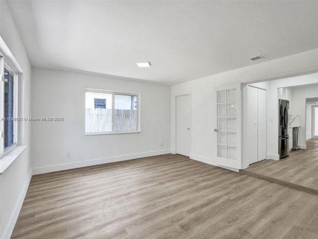 Продажа дома по адресу 1609 NW 7th Ter - фото 5816888