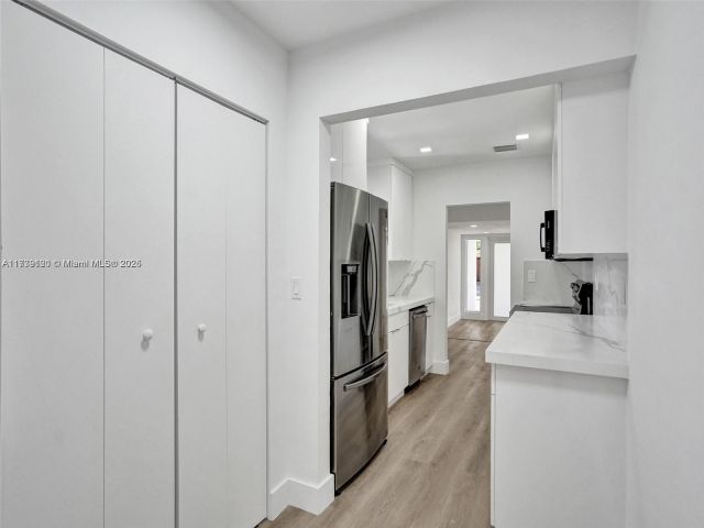 Продажа дома по адресу 1609 NW 7th Ter - фото 5816890