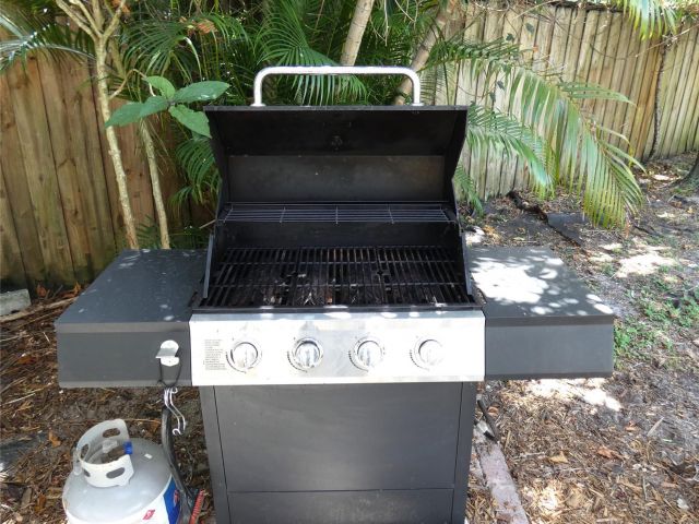 Дом в аренду по адресу 1541 NW 6th Ave - фото 5892535