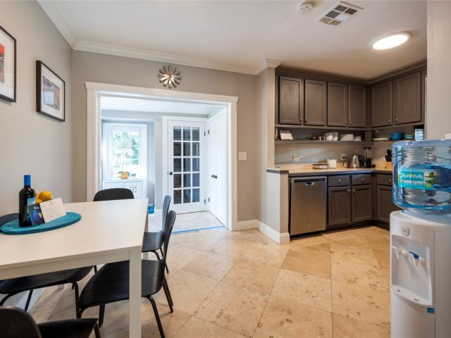 Дом в аренду по адресу 1541 NW 6th Ave - фото 5892537