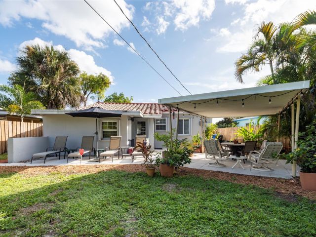 Дом в аренду по адресу 1541 NW 6th Ave - фото 5892550