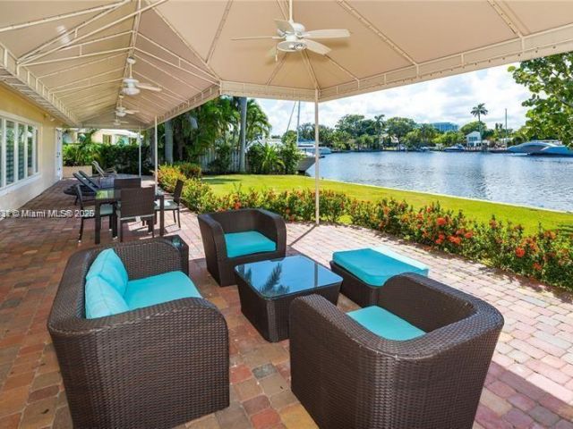 Дом в аренду по адресу 1223 Seminole Dr - фото 5569025