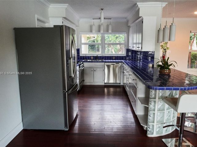 Дом в аренду по адресу 1223 Seminole Dr - фото 5569033