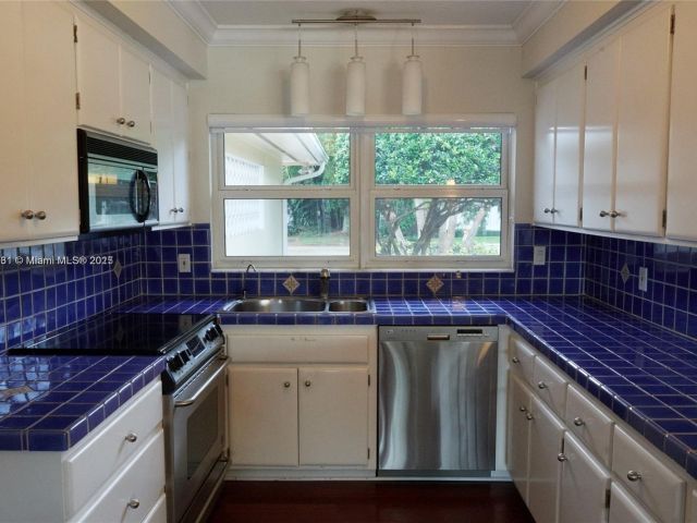 Дом в аренду по адресу 1223 Seminole Dr - фото 5569034