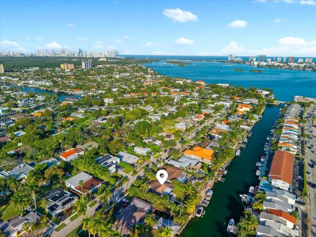 Продажа дома по адресу 2104 NE 124th St - фото 5534357