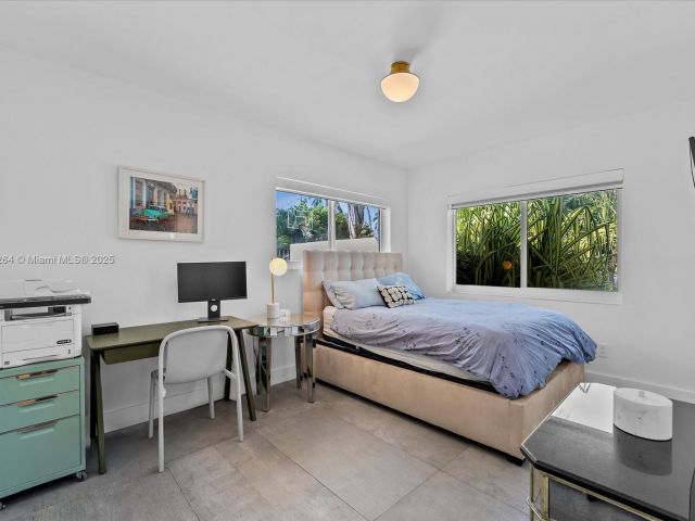 Продажа дома по адресу 2104 NE 124th St - фото 5534367