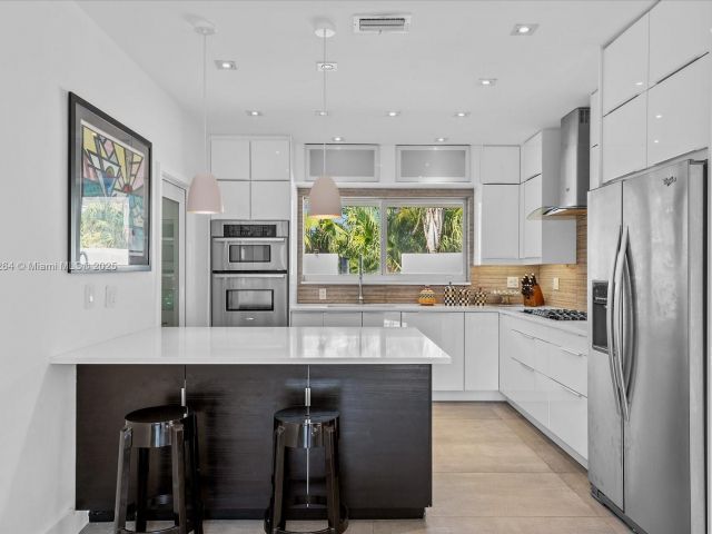 Продажа дома по адресу 2104 NE 124th St - фото 5534369