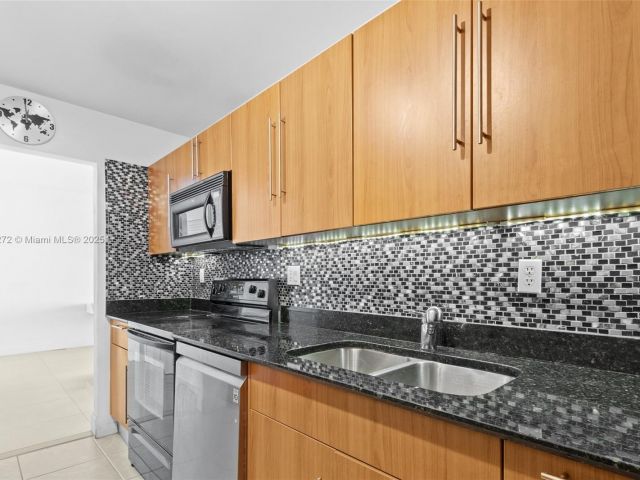 Продажа квартиры #647 - фото 5630893