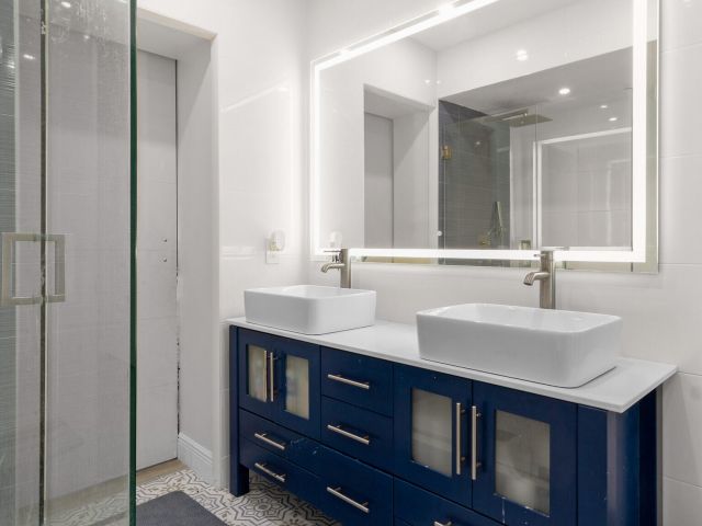 Продажа дома по адресу 2715 NE 23rd Court - фото 5542608