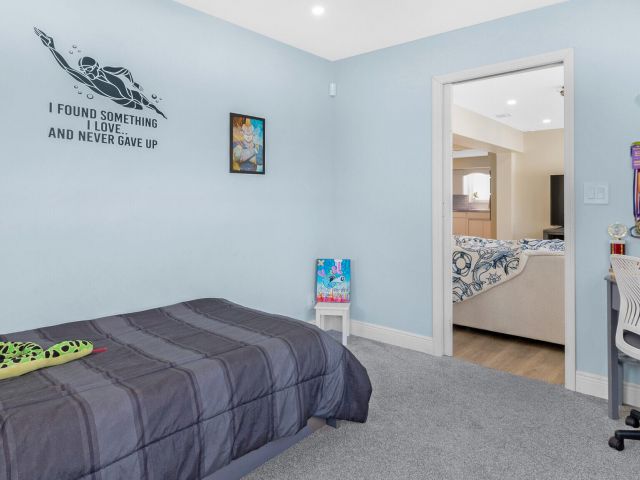 Продажа дома по адресу 2715 NE 23rd Court - фото 5542609