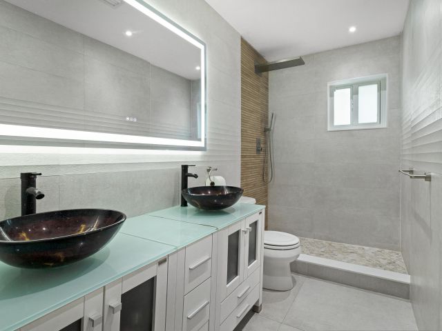 Продажа дома по адресу 2715 NE 23rd Court - фото 5542614