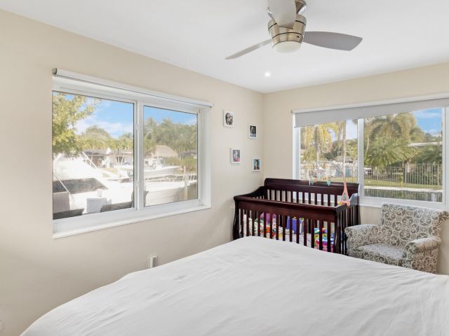 Продажа дома по адресу 2715 NE 23rd Court - фото 5542615