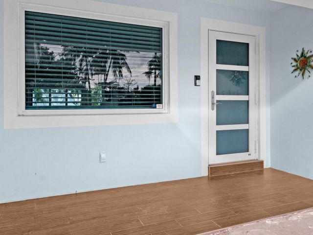 Продажа дома по адресу 2715 NE 23rd Court - фото 5542623