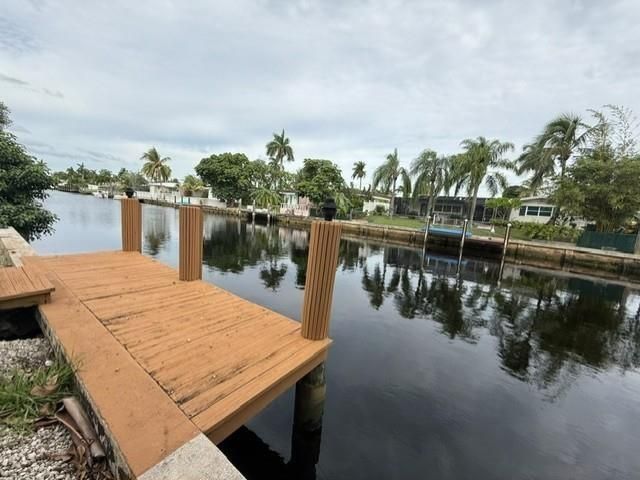 Продажа дома по адресу 1485 NE 57th Ct - фото 6118150