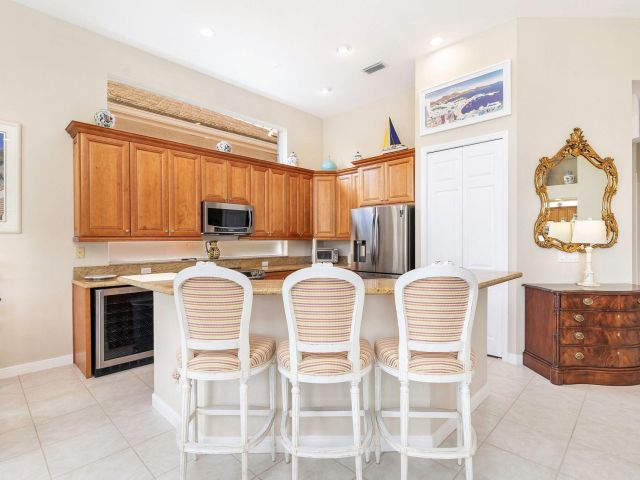 Продажа дома по адресу 6690 Oakmont Way - фото 5763745