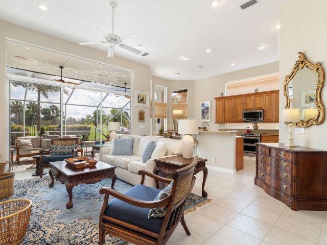 Продажа дома по адресу 6690 Oakmont Way - фото 5763747